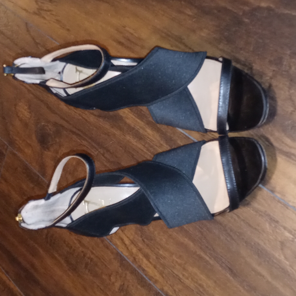 Vince camuto